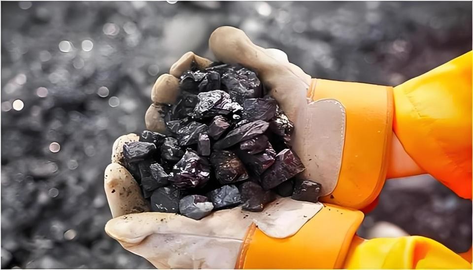 锂价突破10万元/吨，新能源车将面临一场成本风暴！