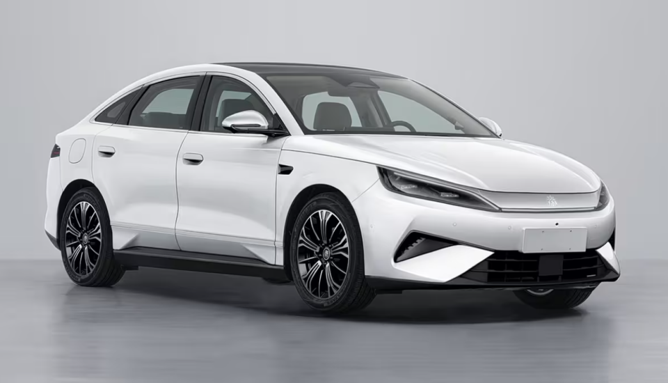 别再说国产车只会抄，现在轮到咱们定规矩了!